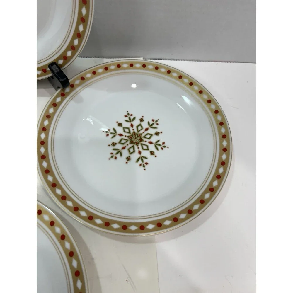 Pier 1 Import 4 Holiday Salad Dessert Plates White Gold Red Green Snowflake 7.5”